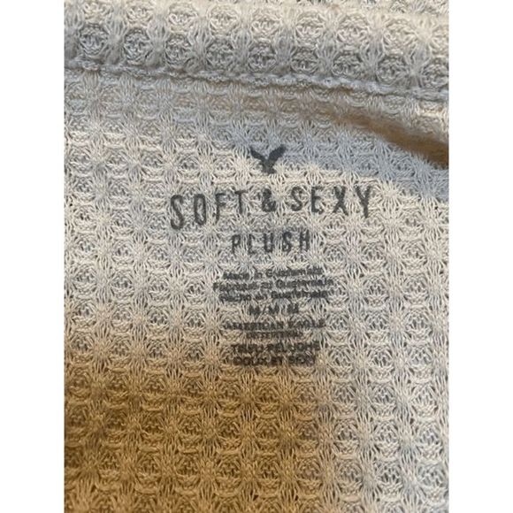 American Eagle Soft & Sexy Top. Medium - Picture 4 of 4